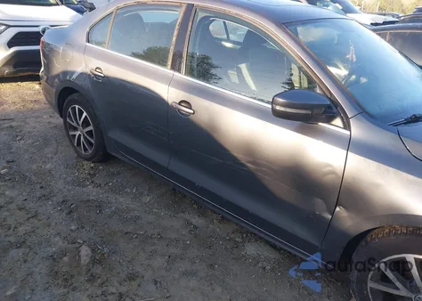 2017 Volkswagen Jetta 1.4T Se z USA, uszkodzony, nr VIN 3VWDB7AJ9HM291924